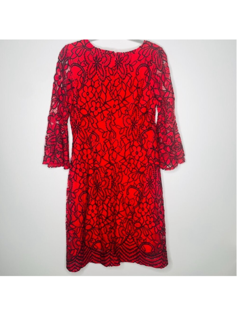 Sharagano Red & Black Lace Dress Sz 6 Floral Pattern Bell Sleeves Lined Interior